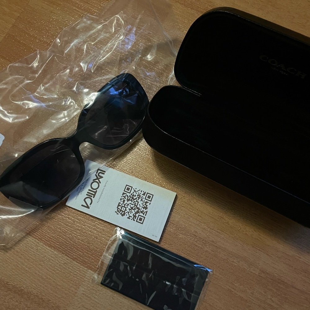 coach Signature Rectangle Sunglasses